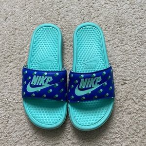 Nike slides